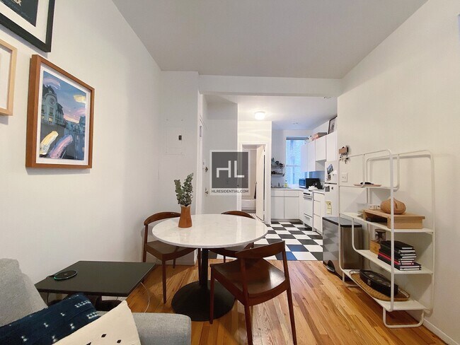 Building Photo - KING STREET