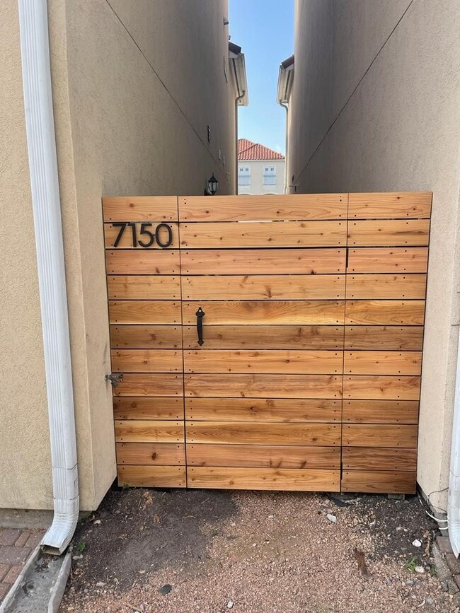 Building Photo - 7150 Windwater Pkwy N