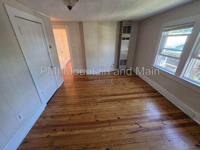 Building Photo - 41 Westwood Pl