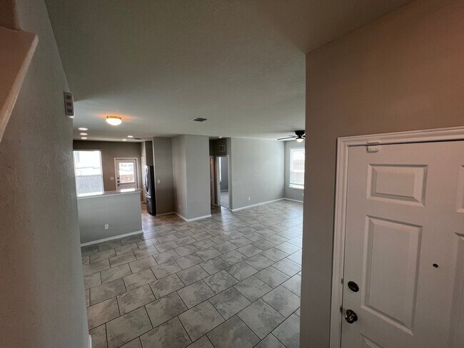 Building Photo - Elegant home in Davis Ranch- 4 Bedroom/ 3 Bathroom