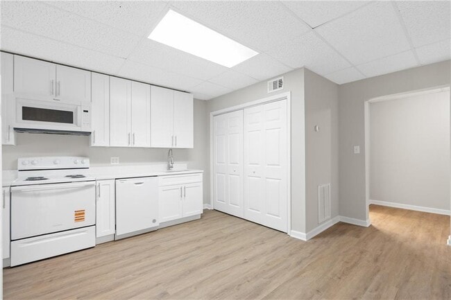 Building Photo - 3418 Rose Arbor Ct