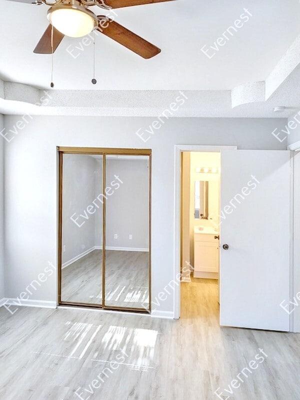 Building Photo - Charming 4-Bedroom Home with Spacious Yard...
