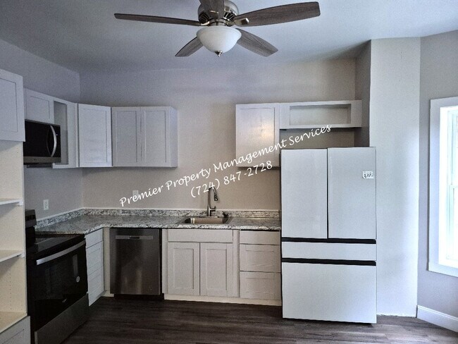 Building Photo - 3304 N 32nd Ave