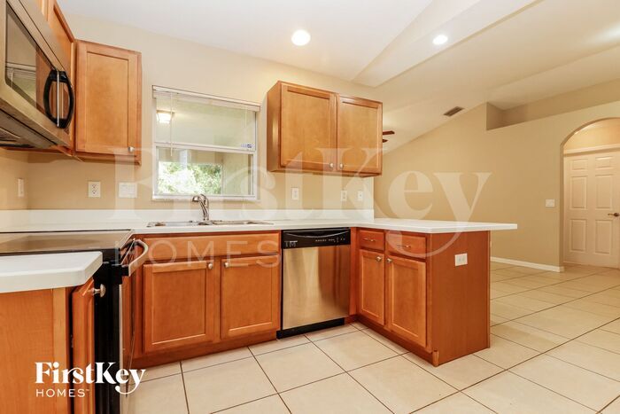 Building Photo - 362 Overbrook St