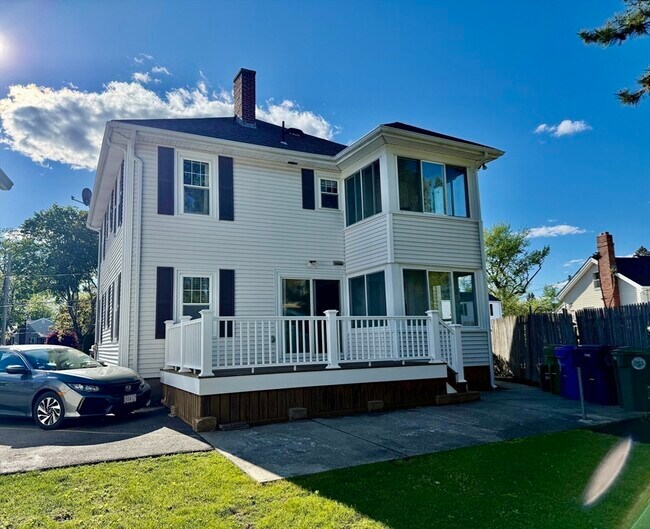 Building Photo - 116 Tolman St