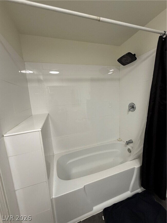 Building Photo - 5576 W Rochelle Ave.