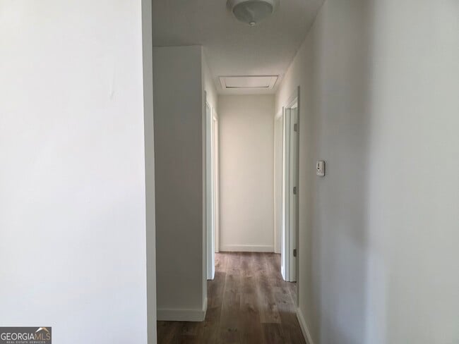 Building Photo - 309 E 3rd St