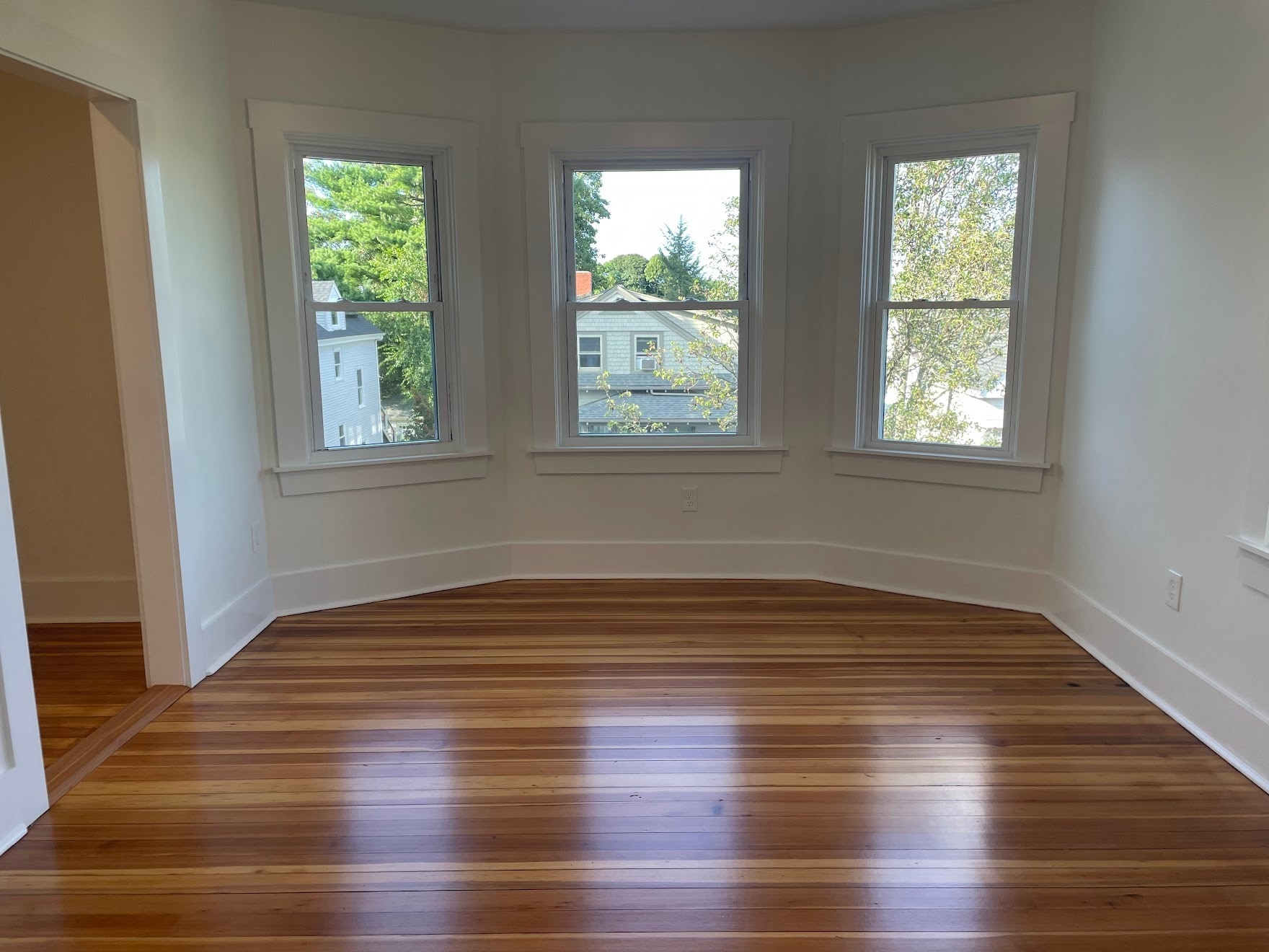 Building Photo - 85 Larch St