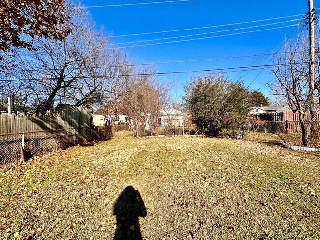 Building Photo - For Rent – Charming NW OKC Home with Solar Panels & Huge Backyard - Move in Deposit-Free (If Qual...