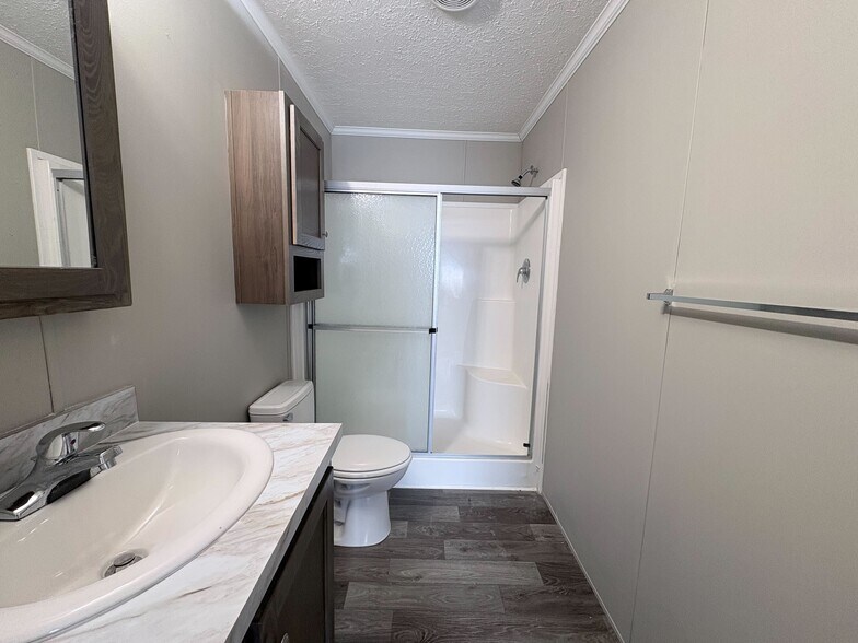 Building Photo - 10610 State Rte 762