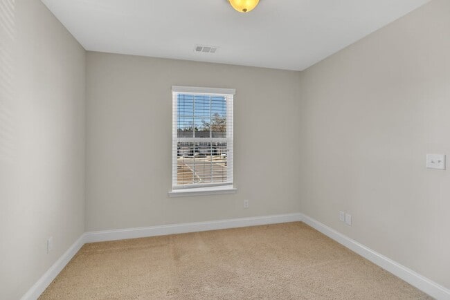 Building Photo - 505 Ferguson Ln