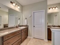 Building Photo - 853 Tyler Woods Dr