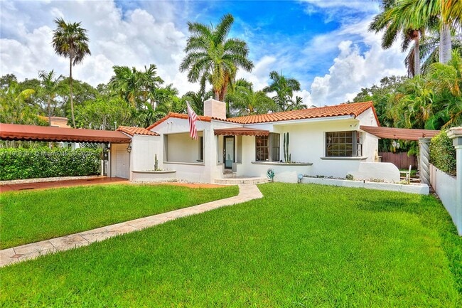 Building Photo - 1027 SW 22nd St