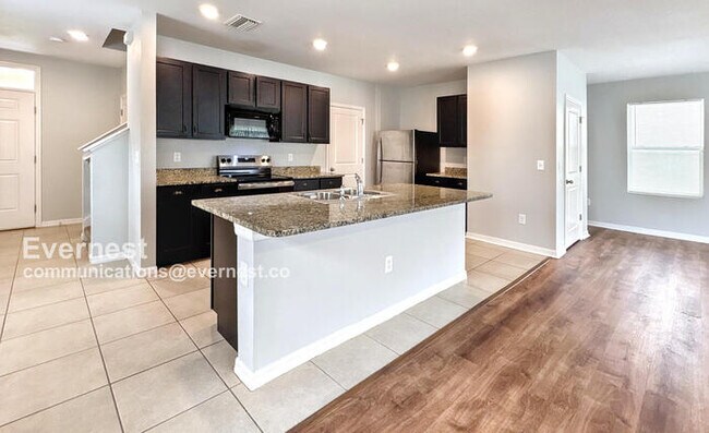Building Photo - 5006 Willow Breeze Wy