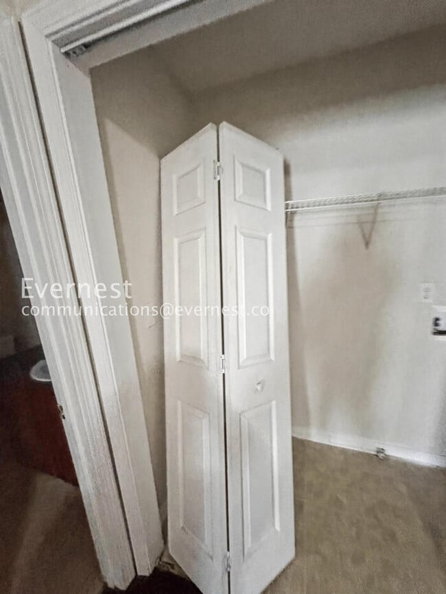 Building Photo - PROMO: Enjoy your 2nd month rent-free rent when you sign the lease today! 3 Bed, 2.5 Bath Home wi...