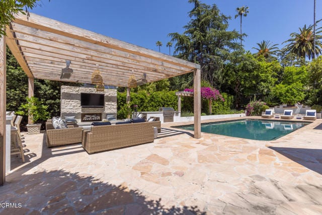 Building Photo - 4435 Encinas Dr