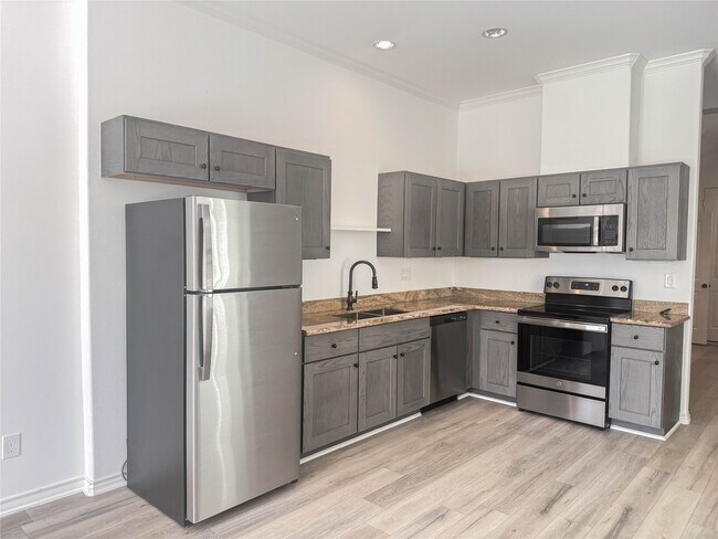 Building Photo - 3233 Real St