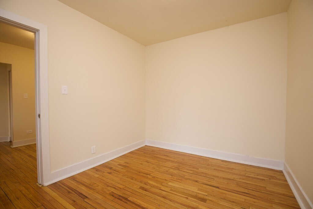 Building Photo - 2334 N Spaulding Ave