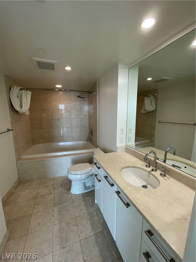 Building Photo - 322 E Karen Ave