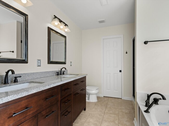 Building Photo - 826 Eldorado Ave SE