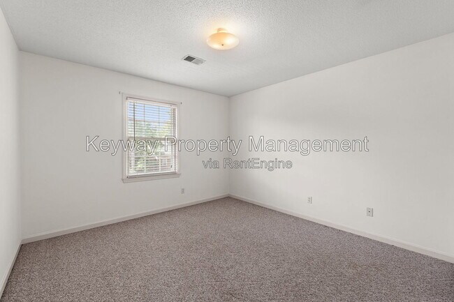 Building Photo - 344 Folkstone Cir