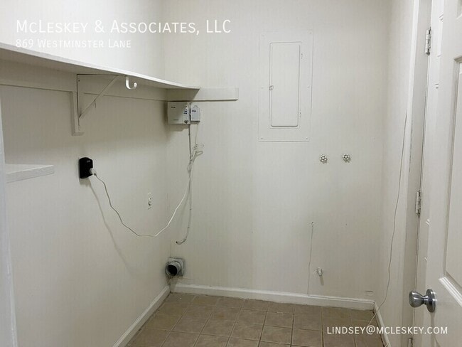 Building Photo - 869 Westminster Ln