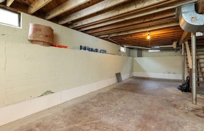 Building Photo - Location, Community, Quality Living. It Starts Here!