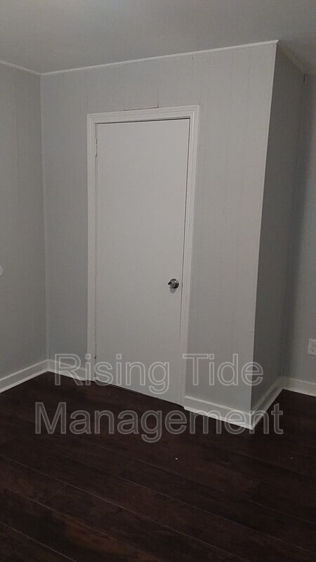 Building Photo - 1909 16th Ave N