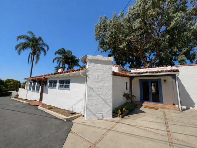 Building Photo - 352 Glen Ellen Dr