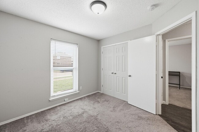 Building Photo - Immaculate 3-bedroom, 2-bath home in the highly sought-after Springfield subdivision!