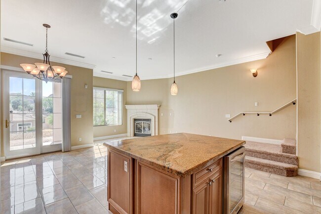 Building Photo - Luxury Resort Style Condo in Lake Las Vegas