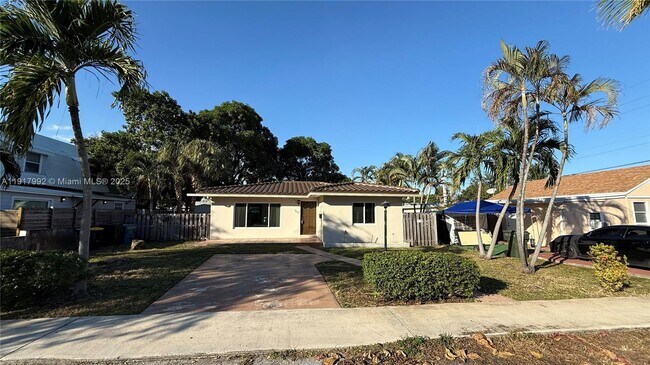 Building Photo - 212 SW 13th St