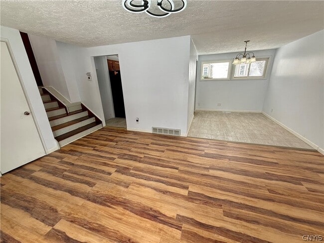 Building Photo - 2 Ilex Ln