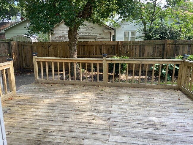 Building Photo - 3 BED | 2 BATH | MIDTOWN | FENCED YARD