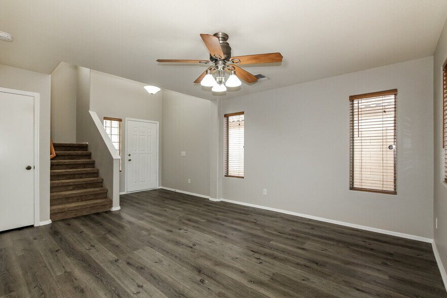 Building Photo - 16231 W Moreland St