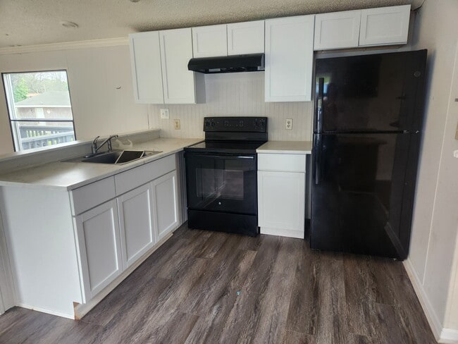 Building Photo - 121 Connector Rd