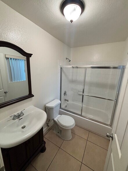 Building Photo - 116 E 82nd St