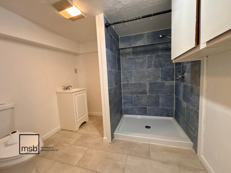 Building Photo - 1941 Chestnut St