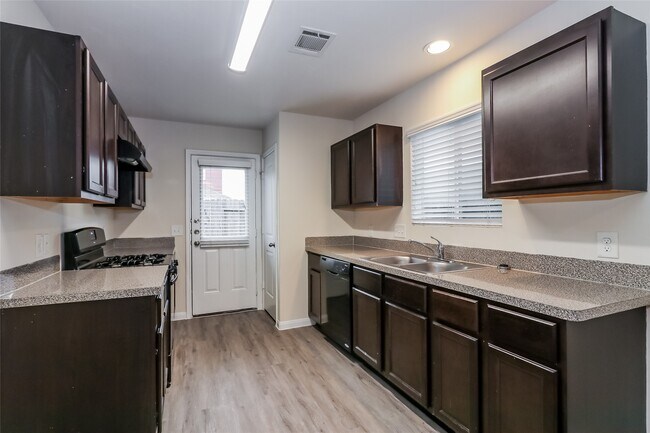 Building Photo - 5518 Amelia Plantation Dr