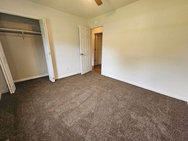 Building Photo - 3 Bedroom Jacksonville Home for Rent