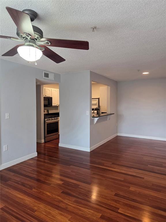 Building Photo - 2035 Dixie Belle Dr