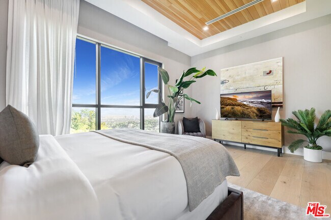 Building Photo - 1033 Somera Rd