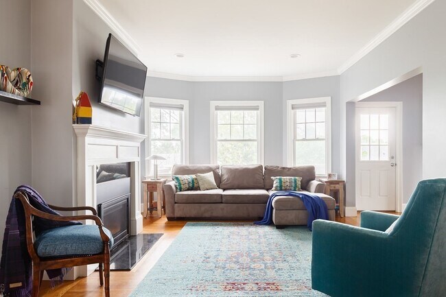 Building Photo - 70 Arlington St