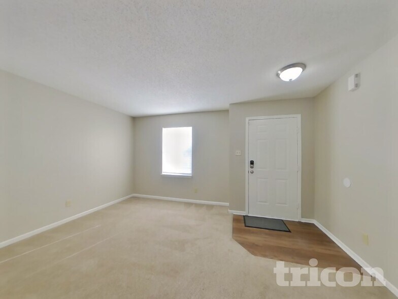 Building Photo - 13460 N Carwood Ct