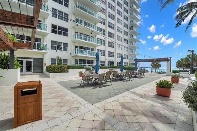 Building Photo - 3550 Galt Ocean Dr