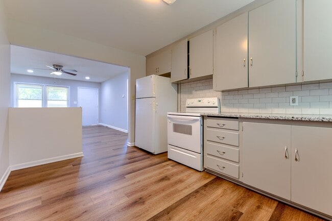 Building Photo - 602 SE 5th St