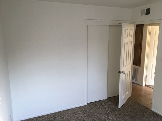 Building Photo - House