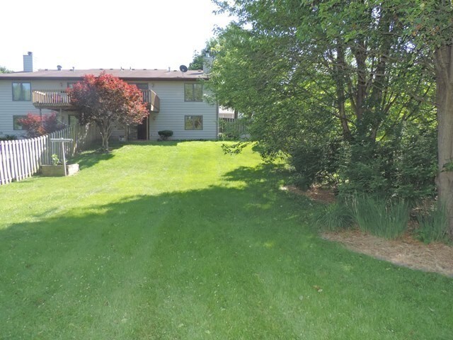 Building Photo - SUBLEASE AVAILABLE NOW