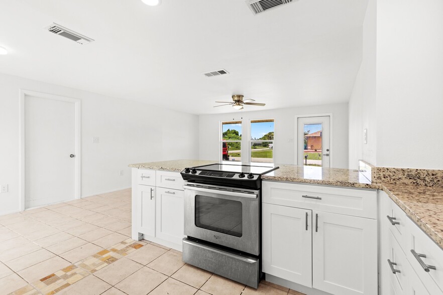 Building Photo - 1057 Tropical Ave NW