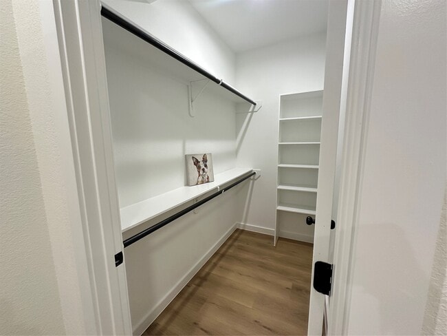 Building Photo - 6004 Bacher St